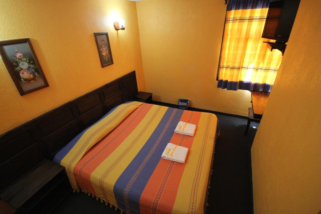 Hotel Plaza Santo Domingo San Cristóbal de Las Casas Kamer foto