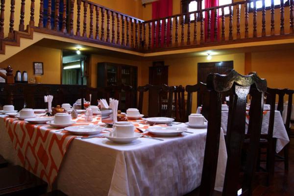 Hotel Plaza Santo Domingo San Cristóbal de Las Casas Buitenkant foto