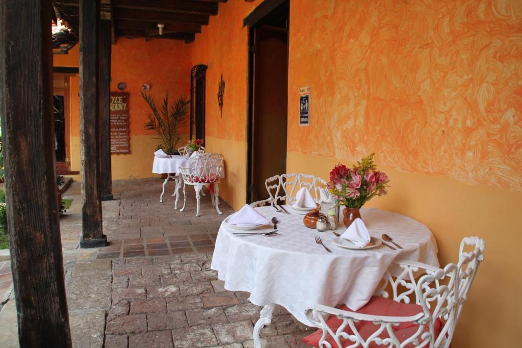 Hotel Plaza Santo Domingo San Cristóbal de Las Casas Buitenkant foto
