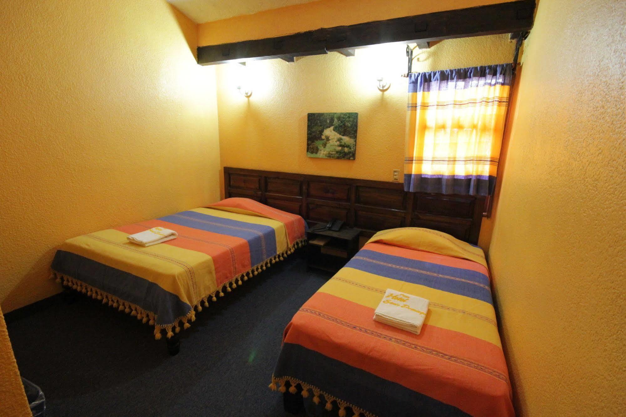 Hotel Plaza Santo Domingo San Cristóbal de Las Casas Buitenkant foto