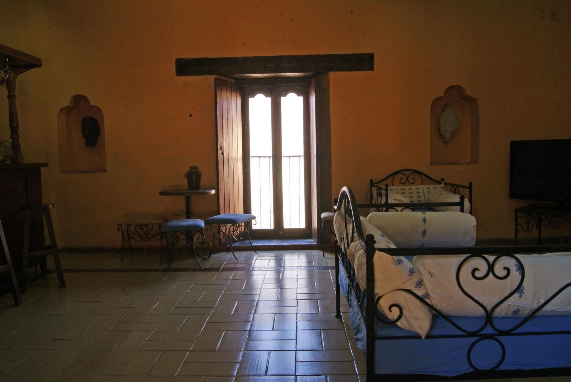 Hotel Plaza Santo Domingo San Cristóbal de Las Casas Buitenkant foto