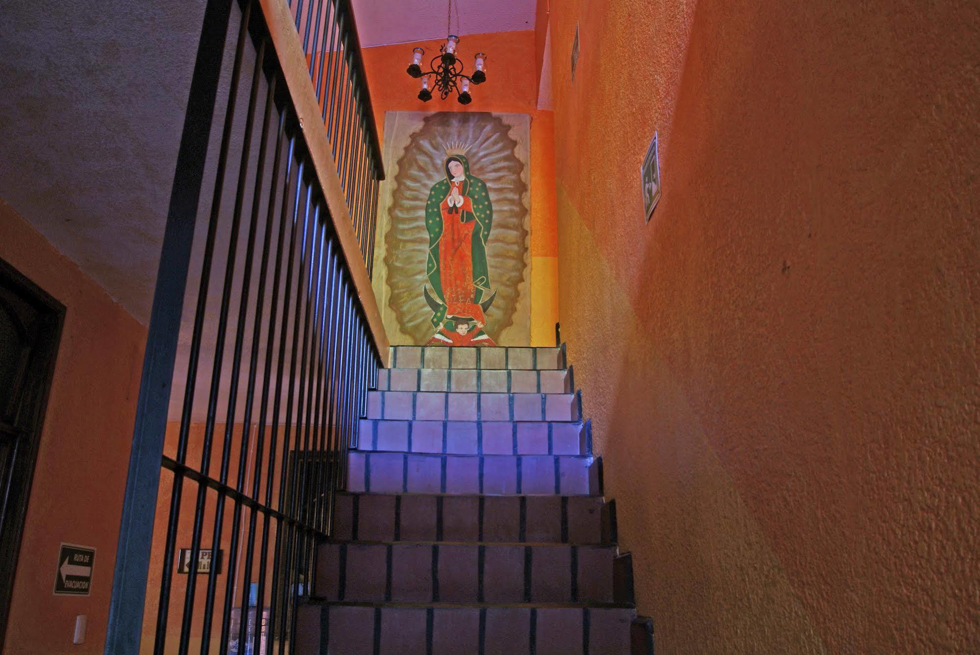 Hotel Plaza Santo Domingo San Cristóbal de Las Casas Buitenkant foto